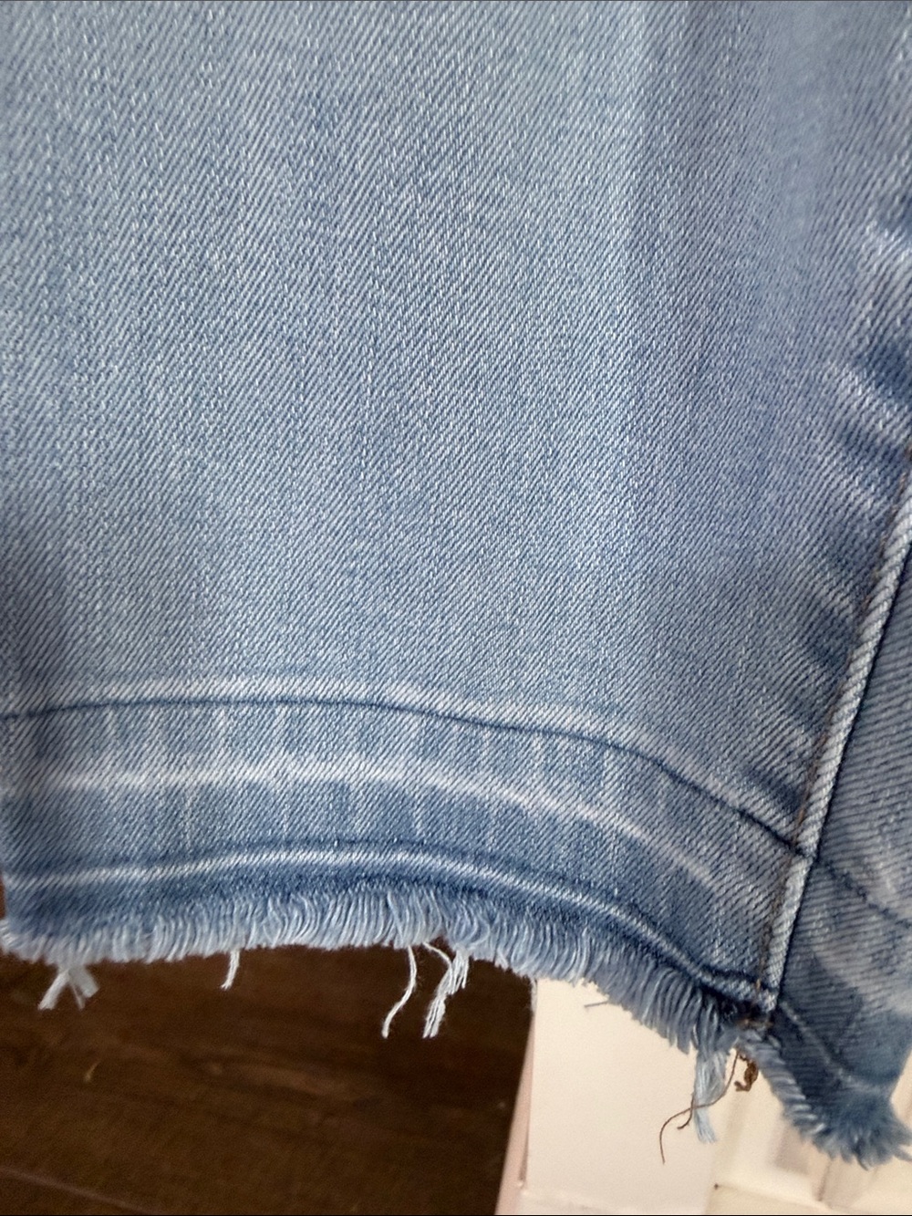a.n.a Light Blue Embroidered Floral Skinny Ankle Raw Hem Stretch Denim Jeans 14 - Picture 5 of 8